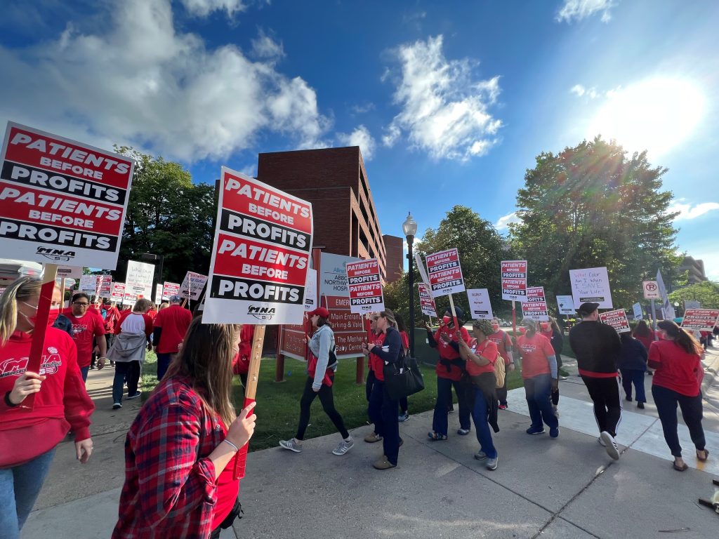 15,000 Minnesota nurses to on strike, citing staffing and patient care  problems